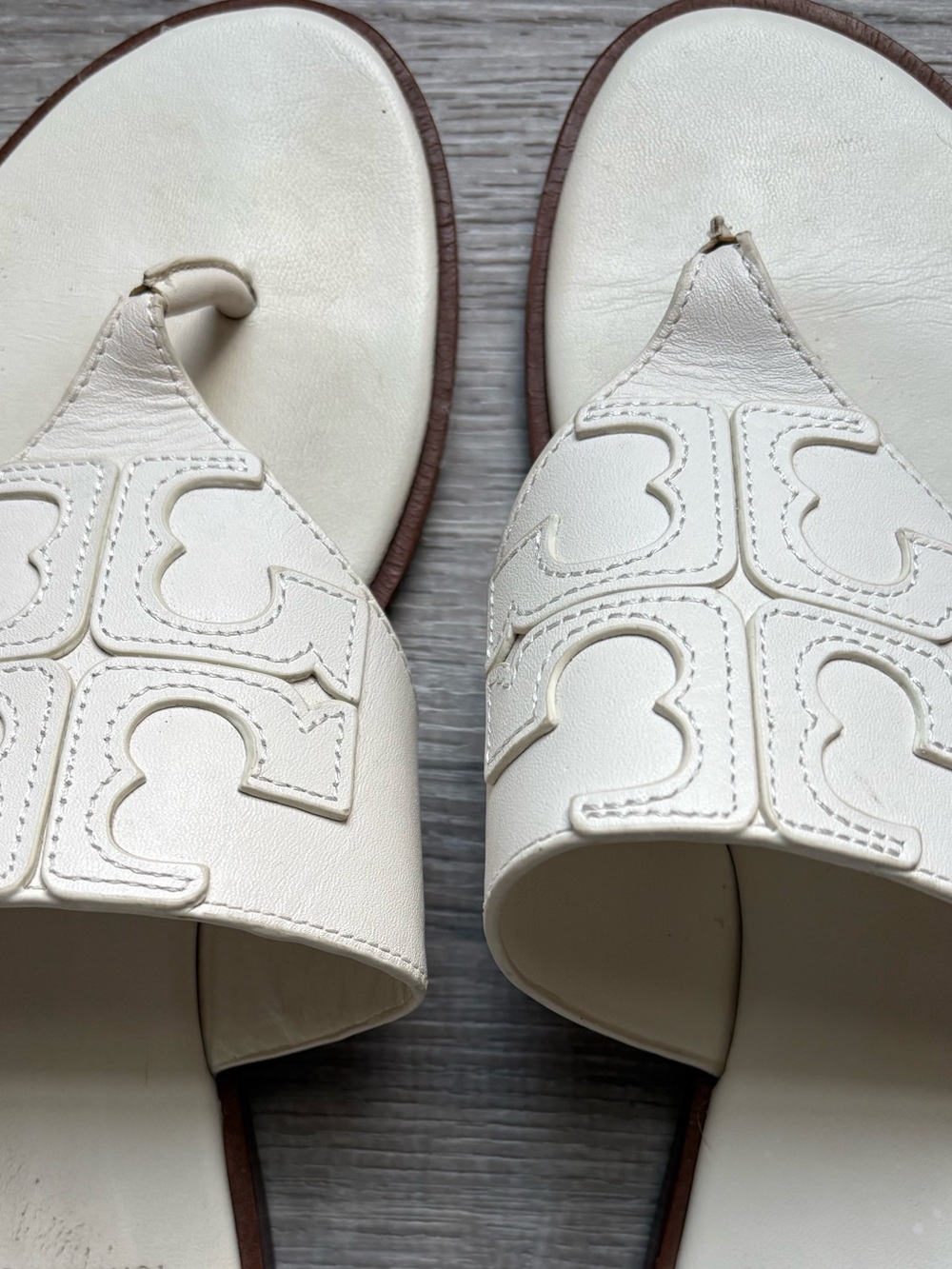 Tory Burch Women’s Cream Leather Thong Sandals - Classic Logo Cutout